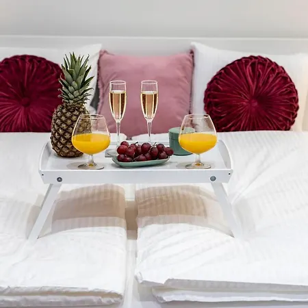 City Centre Deluxe Apartment *